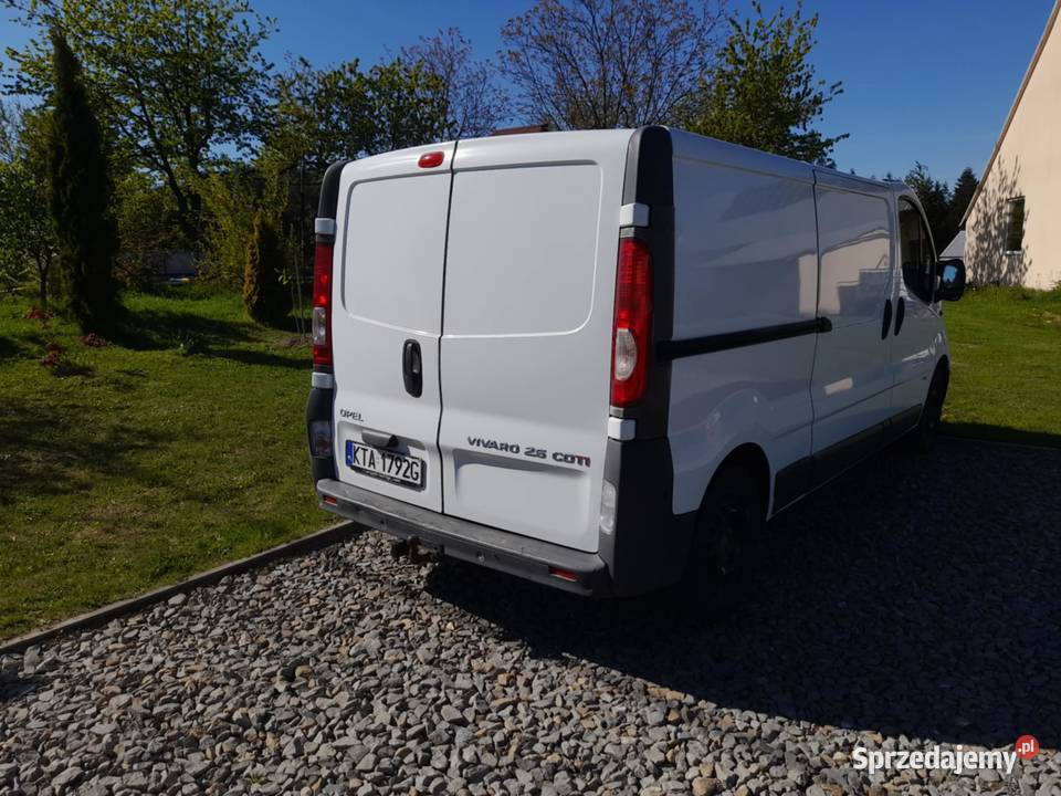 OPEL VIVARO 25 L2H1 TRAFIC Czermna