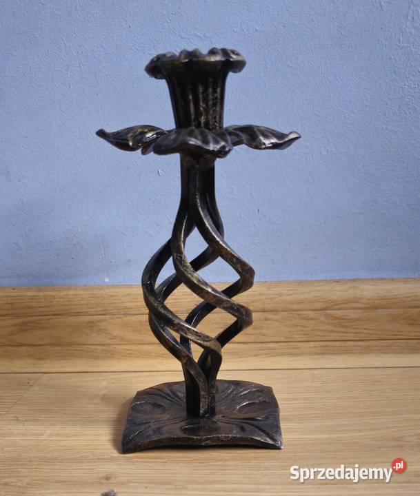 Ozdobny świecznik metalowy Piła