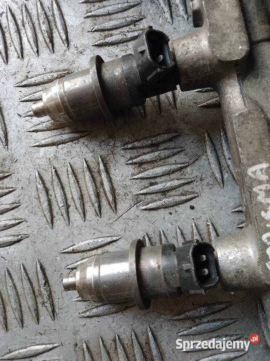 DIM10006 Listwa wtryskowa Mitsubishi Carisma 18 osobowe Niwka sprzedam