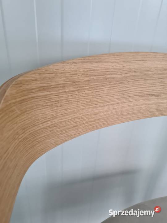 Krzesła dębowe zgiętym oparciem