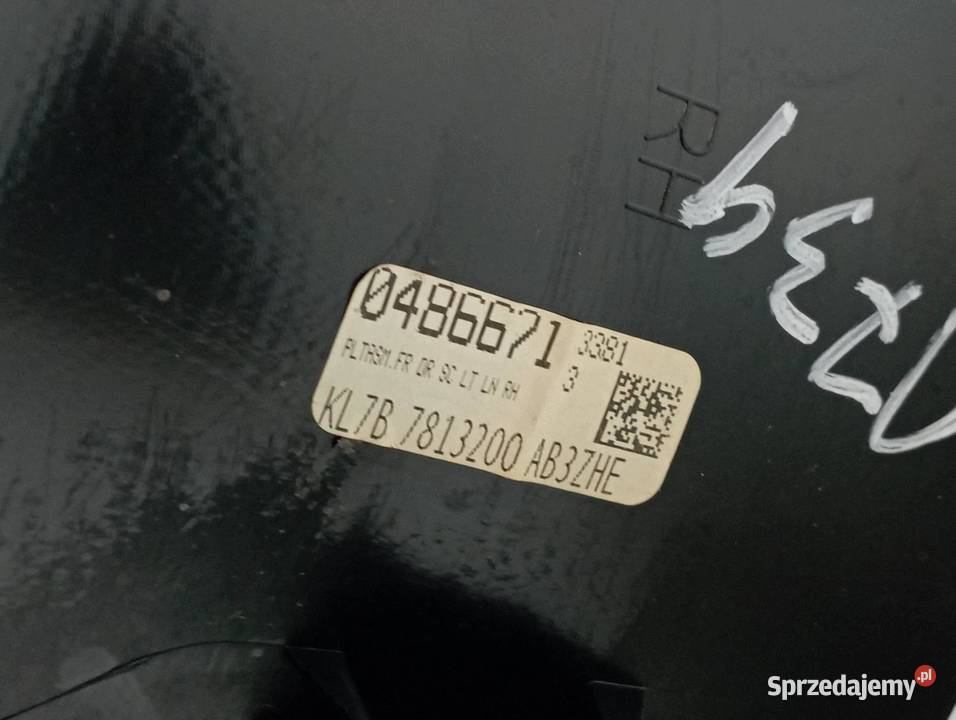 OSŁONA PROGU PRAWY PRZÓD KL7B7813200AB Lincoln Progi