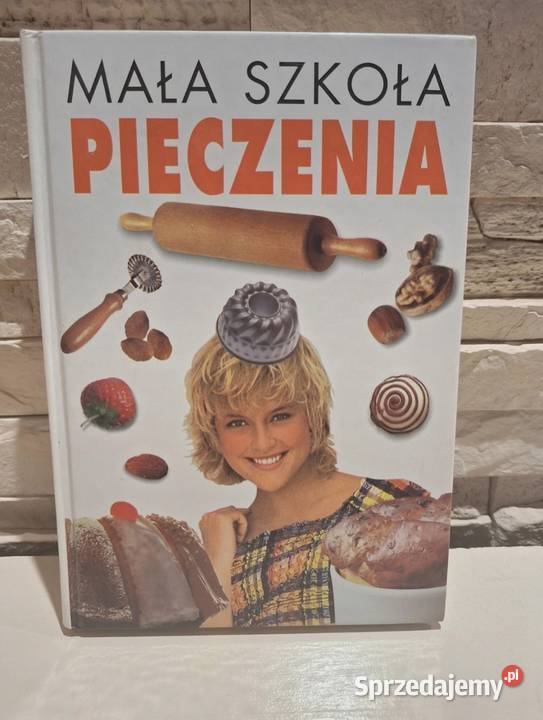 Książka Mała szkoła pieczenia twarda Konin