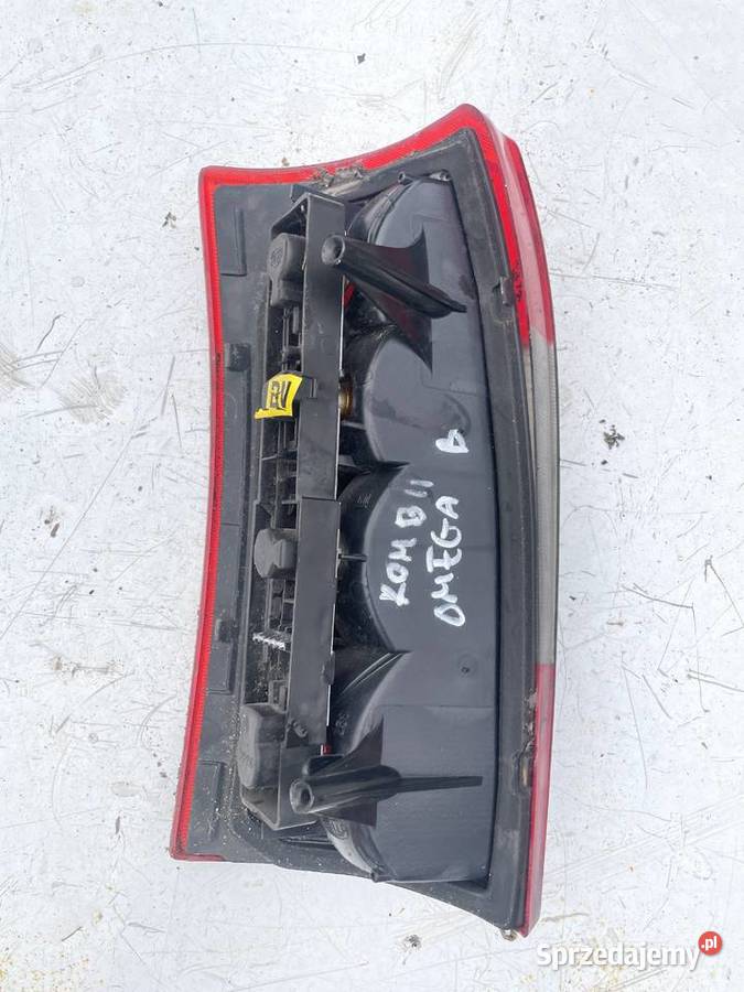 lampa tył lewa opel omega B kombi Lampy tylne