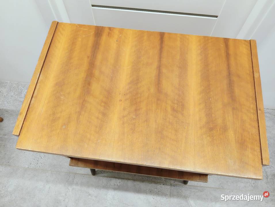 Stolik pod radiotelewizor model z żyłkami PRL sprzedam