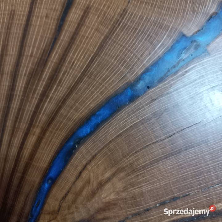 Nowoczesny stolik kawowy z niebieską żywicą Starcza