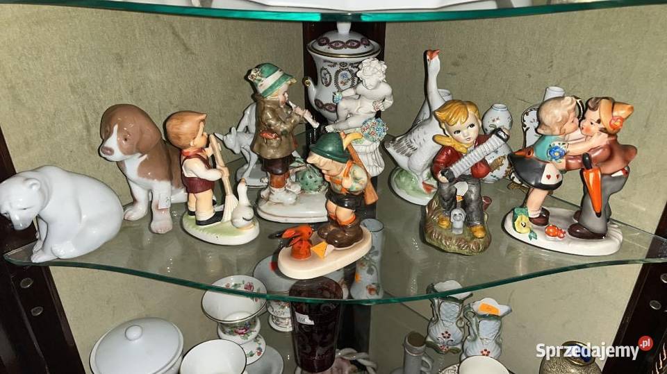 Figurka chłopca z pieskiem i z akordeonem