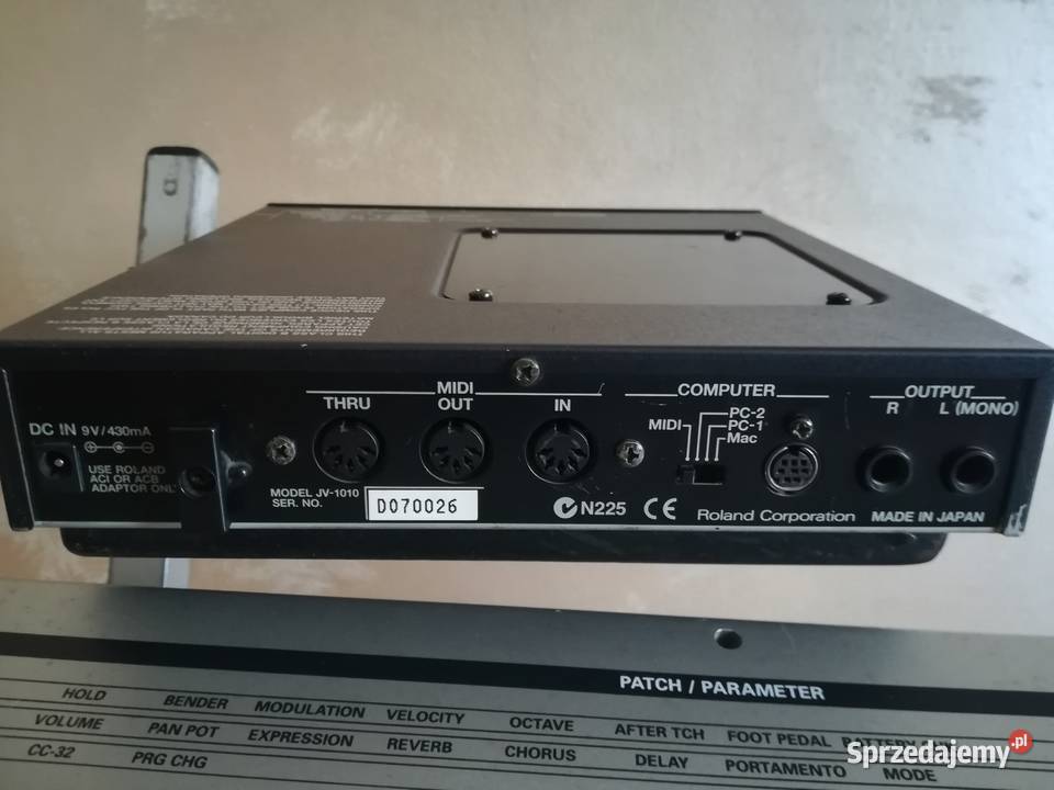Roland JV-1010 64-Voice Rack Mount MIDI Sound Module From