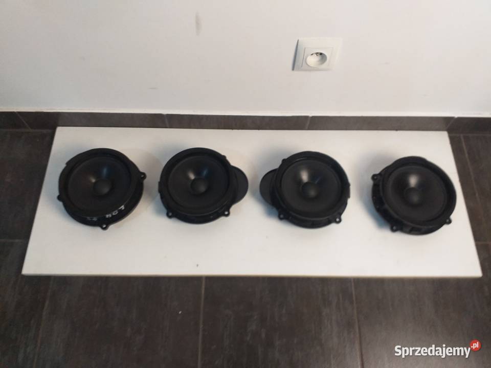 GLOSNIKI HARMAN DISCOVERY 4 osobowe Sprzęt audio fabryczny Skierniewice