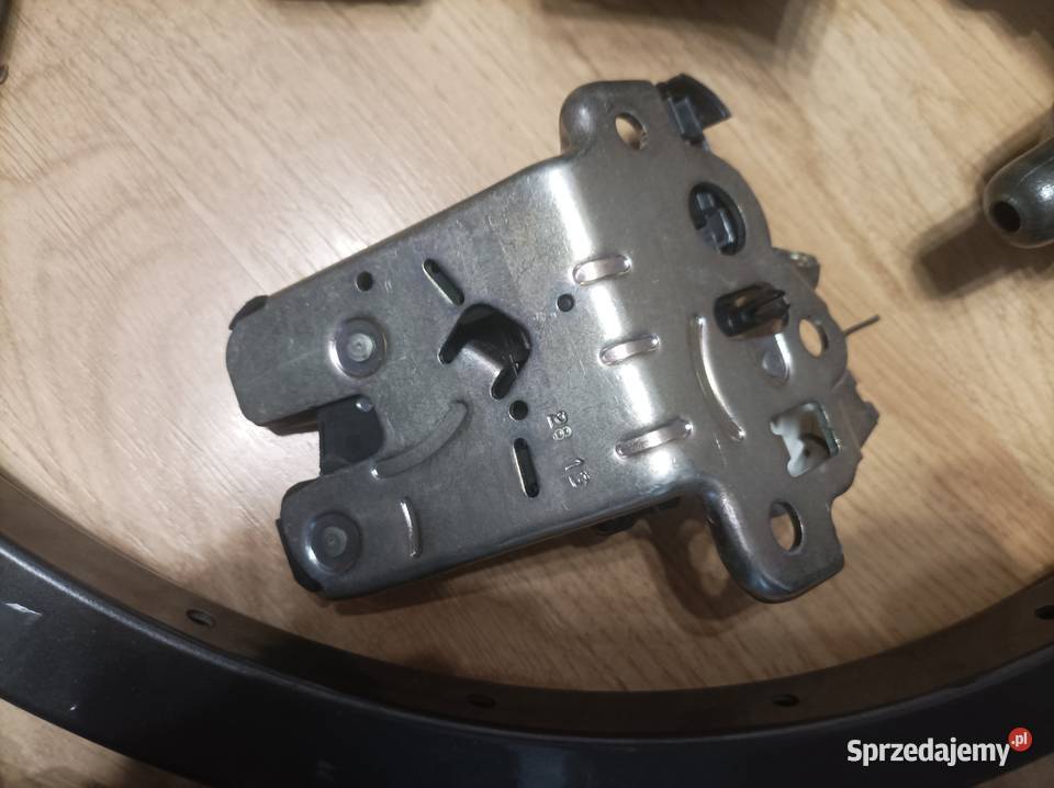 Audi A3 8V zawiasy pokrywy bagażnika osobowe Łódź