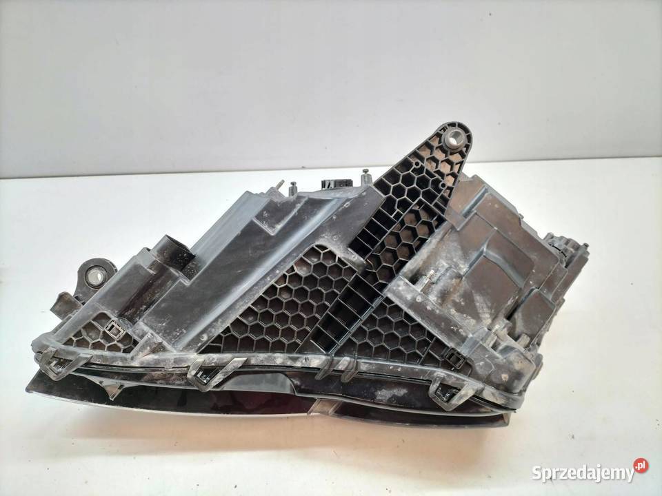 LAMPA PRZÓD PRAWA EUROPA FULL LED 3V1941016E