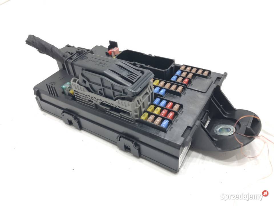 SKRZYNKA BEZPIECZNIKÓW VOLVO XC60 II 32209198