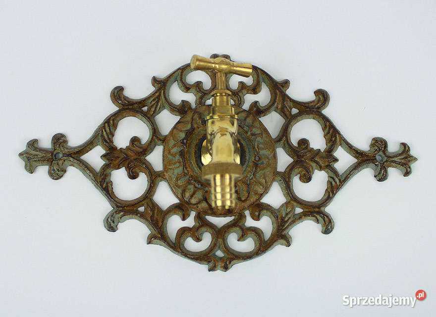 Żeliwna rozeta maskownica z kranem na ścianę