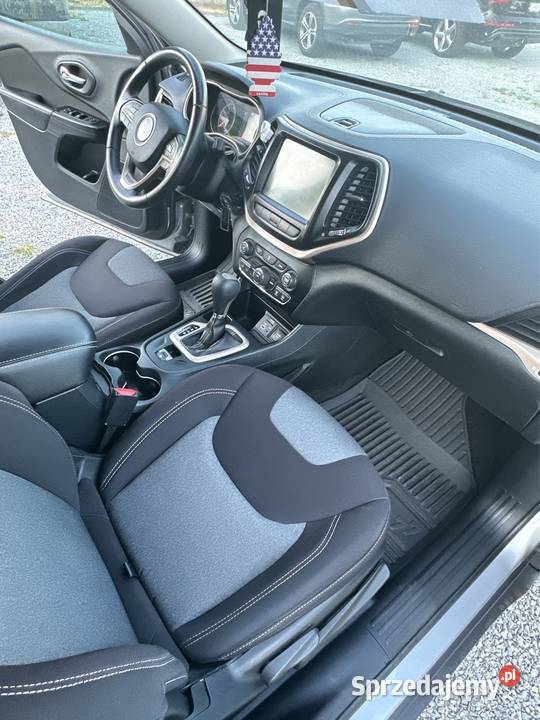 Jeep Cherokee KL legendarny silnik PENTASTAR 32 światła przeciwmgielne