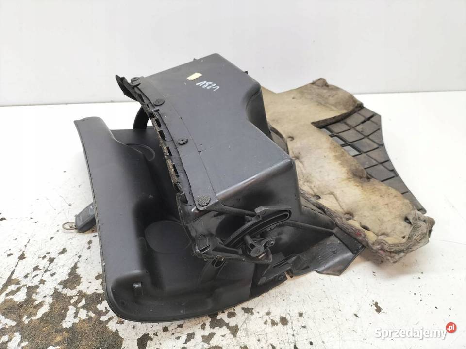 SCHOWEK PRAWY PASAŻERA DESKI 3B1857101 VW Schowki, półki