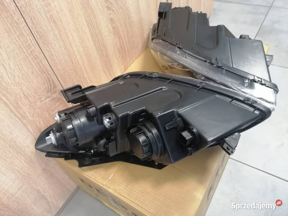Hyundai i30 09 reflektor przód nowy osobowe lubelskie Kozubszczyzna