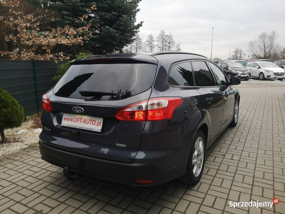 Ford Focus 10 12V 125 Klimatronik Halogeny wspomaganie kierownicy Strzegom