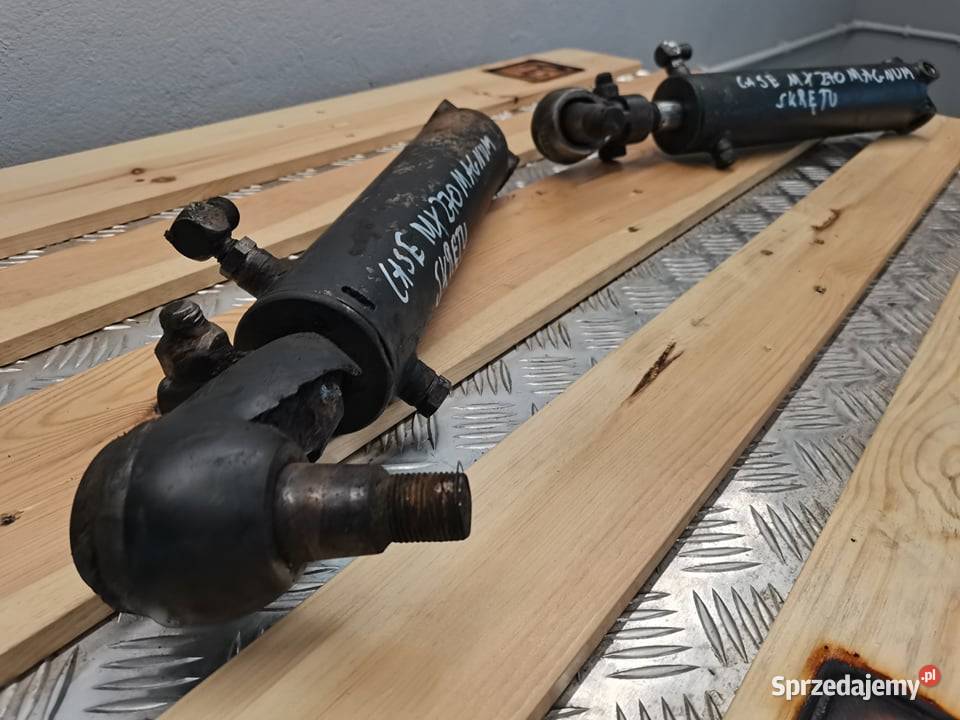 Case MX Magnum 2002r Cylinder hydrauliczny Wilkowo