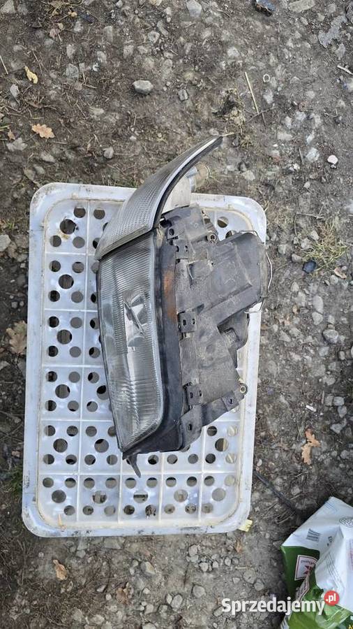 Lampa przednia prawa audi a6 c4 soczewka Gorlice
