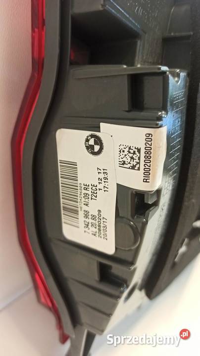 BMW 7 G11 LAMPA PRAWY TYŁ W KLAPE 7342968