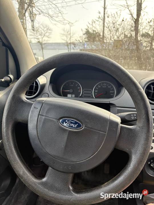 Ford sprawny stan jeździ 205000km