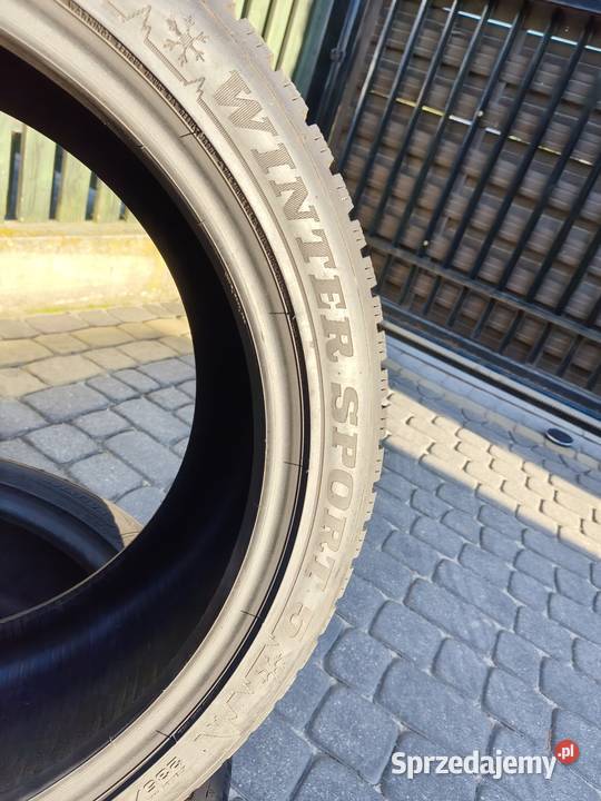 Opony 235 45 18 zima Dunlop