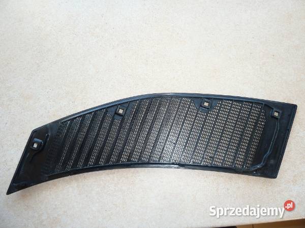 KRATKA WENTYLACYJNA Mercedes w123 prawy przód mazowieckie Leoncin