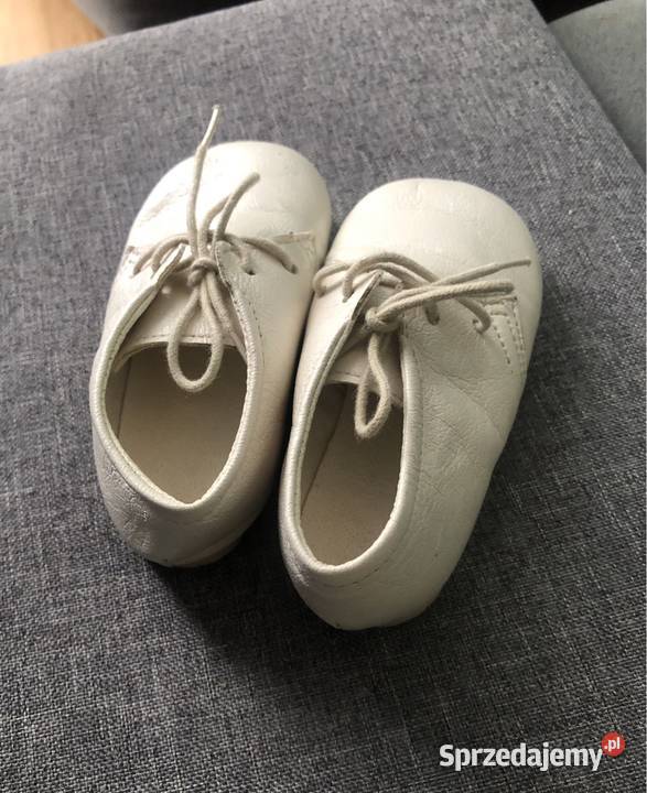 Kremowe buciki dziewczynki do chrztu Sznurowadła Kłodawa