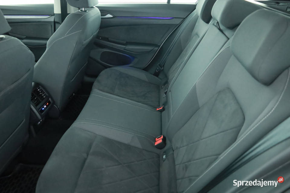 VW Golf 15 TSI elektrycznie ustawiane fotele