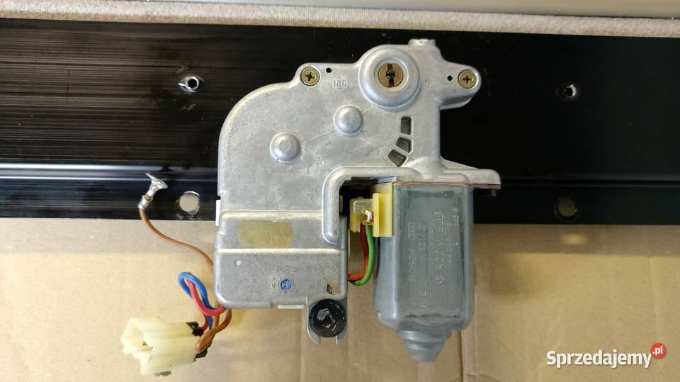 SZYBERDACH SZKLANY ELEKTRYCZNY NISSAN TERRANO II Krosno