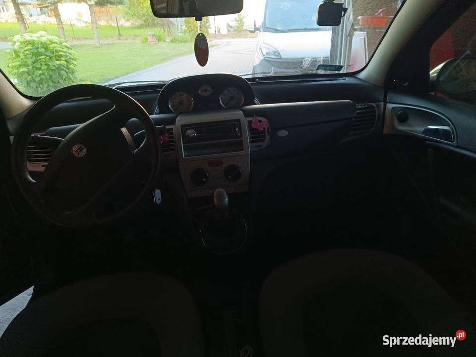 Lancia Ypsilon 12 klimatyzacja