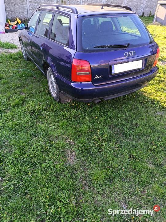 Audi A4 B5 1998 16 benzyna 101 Słupca