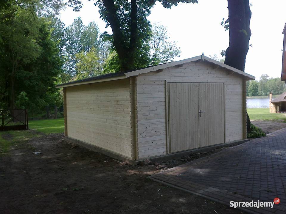 Drewniany garaż jednostanowiskowy Mrągowo