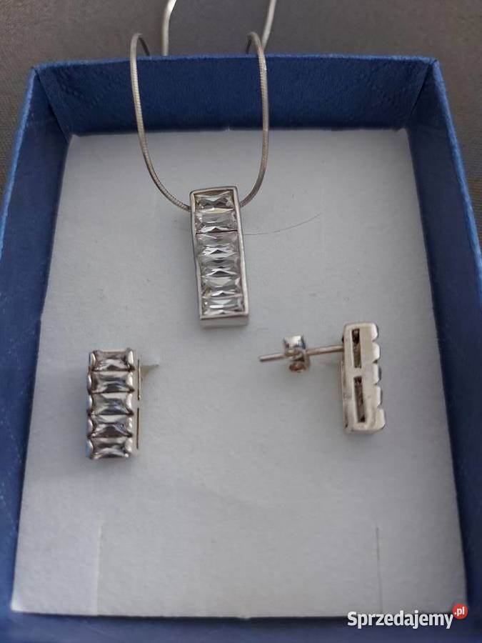 Srebrny łańcuszek z zawieszką z cyrkonią Dla kobiet sprzedam