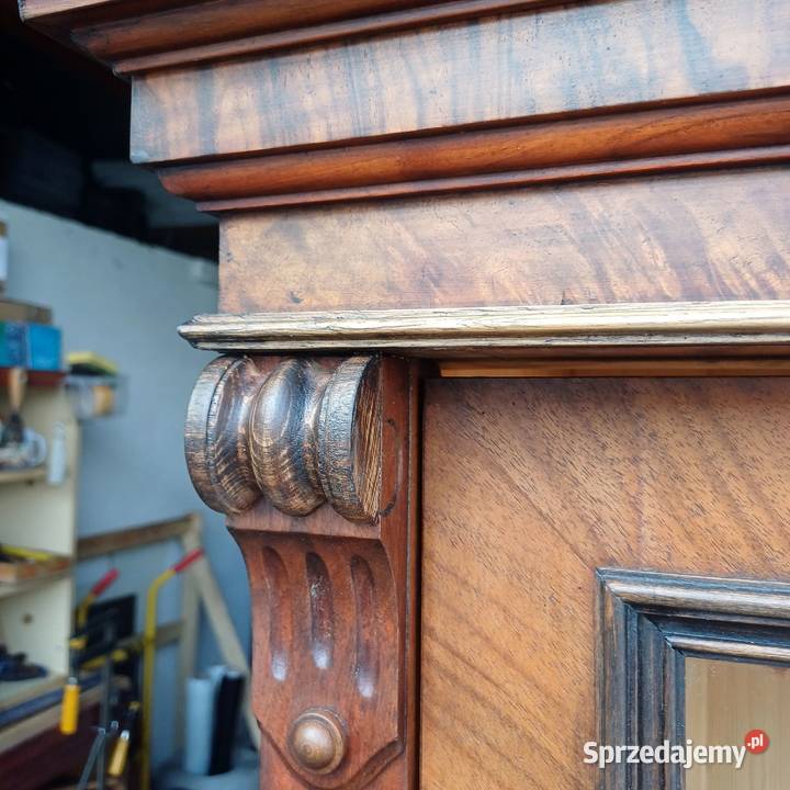 Reprezentacyjna Biblioteka Witryna w stylu Suchorzew