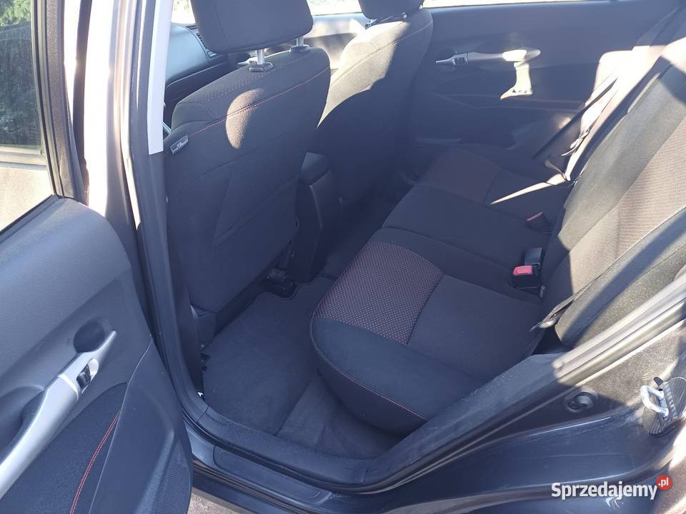 Toyota Auris lift 14 D4D 90 łódzkie Kiernozia