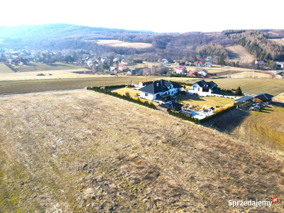 Grunt 1400m2 Wolica