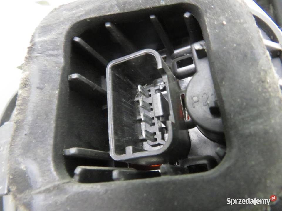 LAMPA PRAWA TYLNA VW GOLF V 1K1 1K6945096Q Lampy tylne