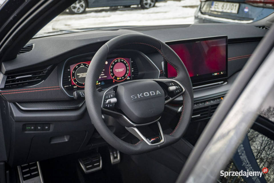 koda Octavia Combi RS 20 TSI 265 DSG Dostępna gniazdo USB Łódź
