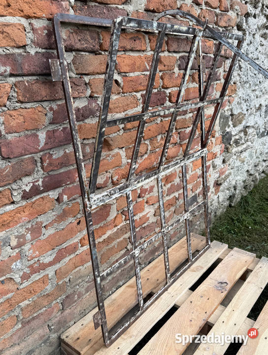 PIĘKNE STARE OKNO METALOWE 132 X 102 UCHYLNE Bielawa sprzedam