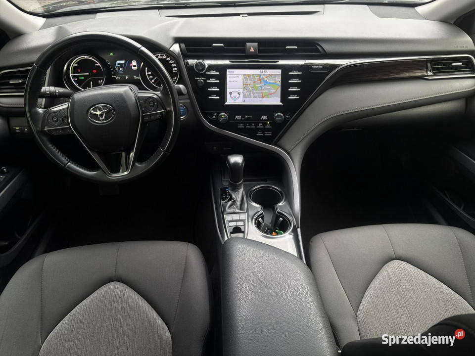 Toyota Camry 25 HSD COMFORT salon Polska Warszawa
