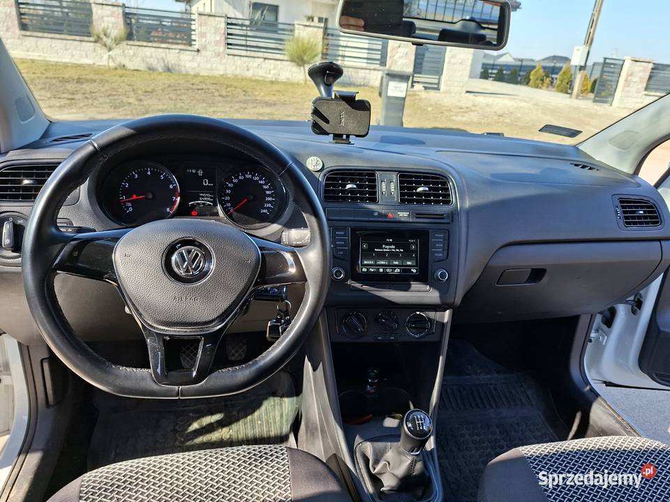 Volkswagen Polo 2016 10 MPI 64 Klima Tempomat Rok produkcji 2016 Olszowa