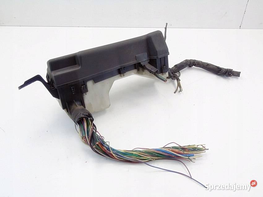 SKRZYNKA BEZPIECZNIKÓW TOYOTA AVENSIS T25 03 20 Sosnowiec