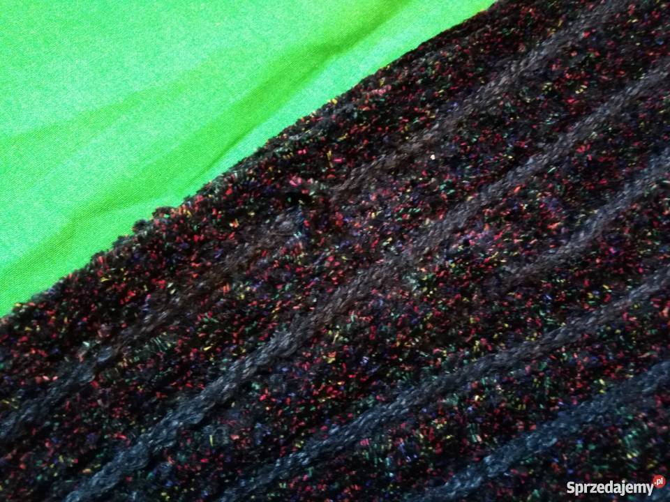 Miękki czarny rozpinany sweter marki Warszawa