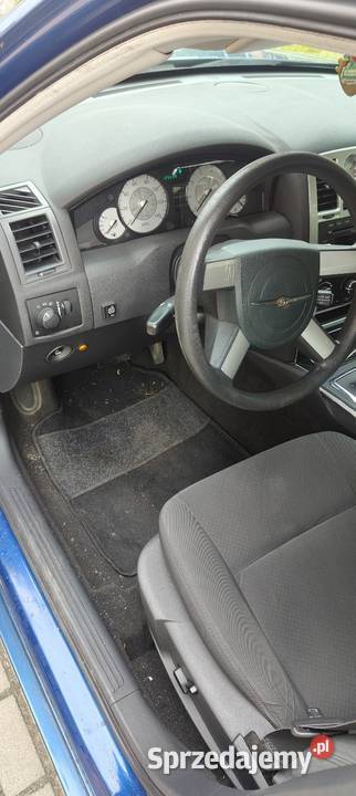 Chrysler 300C 27 benzyna z gazem sprowadzony Międzychód