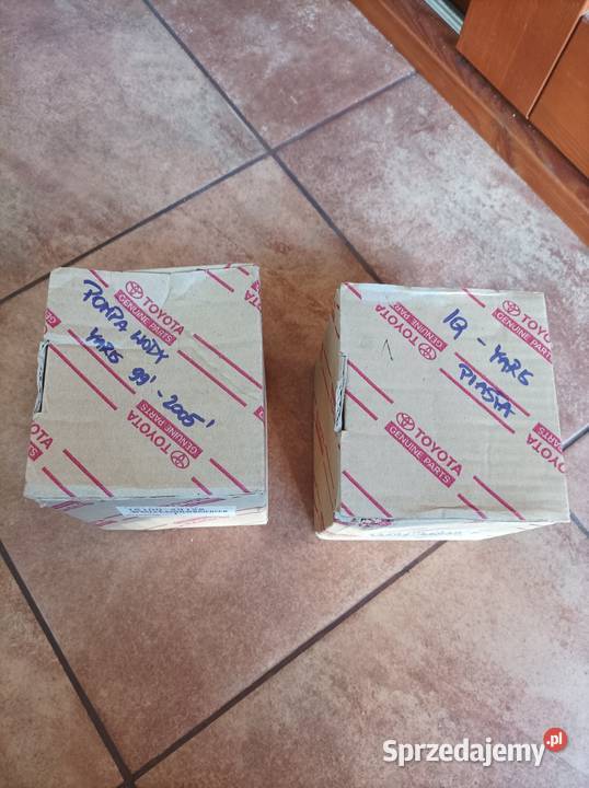 Toyota Yaris piasta przód 99r 05r pompa wody IQ Lubartów