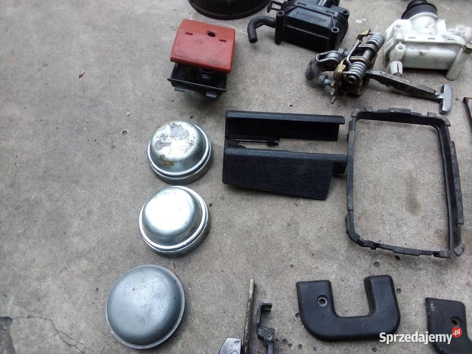 Różne części Mercedes w 124 osobowe Leszno