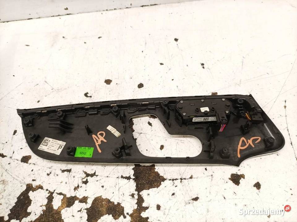 DEKOR LISTWA OZDOBNA PRAWY PRZÓD EU W177 sprzedam