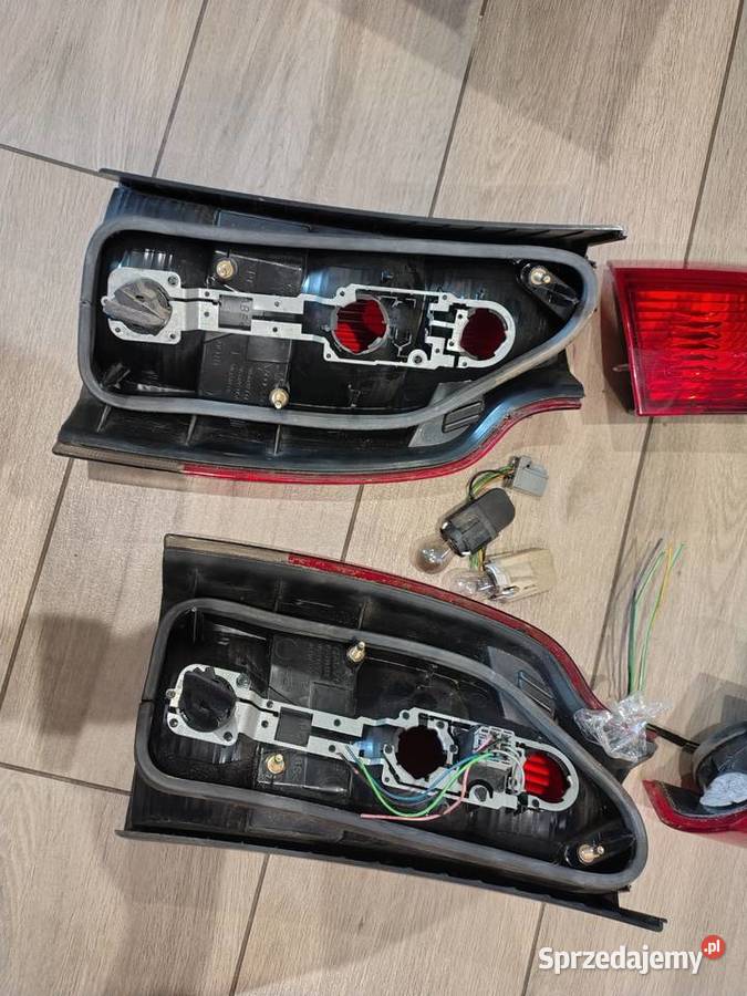Lampa lampy tył tylne Volvo V70 II 20002007 lewa Niepołomice sprzedam