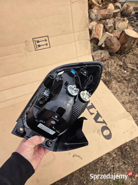 lampa prawa prawy tylna tył Jeep Avenger