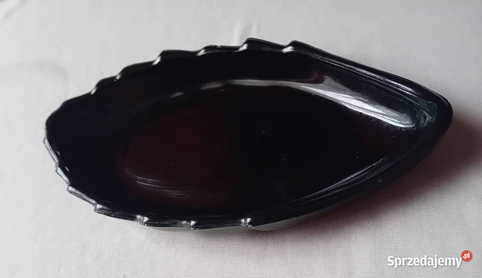 Półmisek śledziówka w formie liścia szkło Koźminek sprzedam